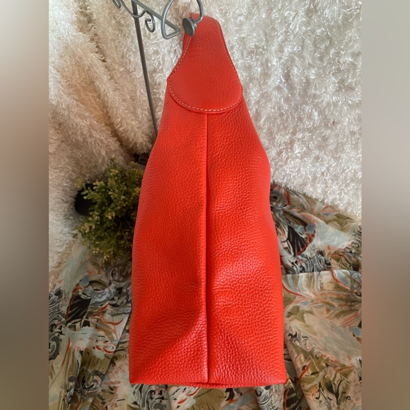 Like New Dooney & Bourke Large Genuine Leather red hobo bag logo lock keychain - Picture 9 of 17